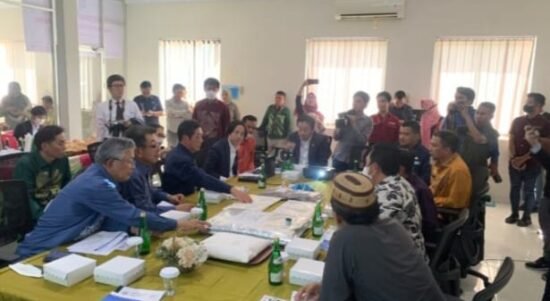 Delegasi Prefektur Ehime saat mengunjungi PT. Royal Coconut di Desa Ombulo, Kecamatan Limboto Barat, Kabupaten Gorontalo