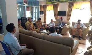 Abdulwahab Paudi saat memimpin Rapat pembentukan Pansel Pimpinan Baznas Kabupaten Gorontalo Utara Gtlo, Selasa, 31 Januari 2023, di ruang rapat Asisten Pemerintahan dan Kesra