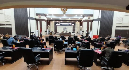 Rapat Paripurna ke 40 dalam rangka Penyampaian Nota Pengantar 2 buah ranperda Usul Pemerintah Daerah dan 7 buah ranperda Inisiatif DPRD Kabupaten Pohuwato tahun 2023