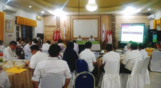Pemrov Gorontalo saat rapat pelaksanaan program tahun 2023