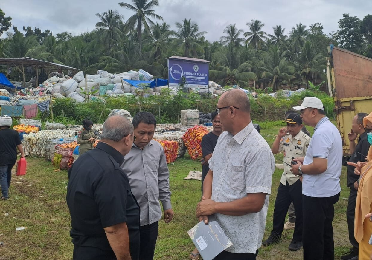 Komisi I DPRD Provinsi Gorontalo memonitoring pengelolaan sampah plastik