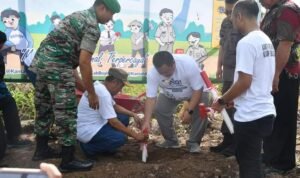 Hendriwan saat menghadiri Gerakan Masyarakat Pemasangan tanda batas (Gemapatas) bertempat di Makodim Boalemo