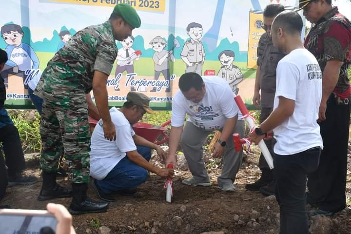 Hendriwan saat menghadiri Gerakan Masyarakat Pemasangan tanda batas (Gemapatas) bertempat di Makodim Boalemo