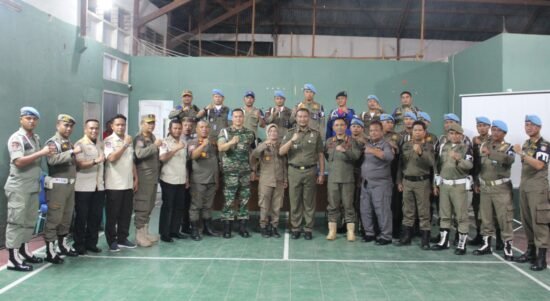 Pelatihan Mental Satpol PP oleh Polisi Militer