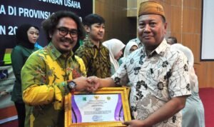 Pemerintah Provinsi Gorontalo memberikan penghargaan kepada perusahaan nihil kecelakaan kerja