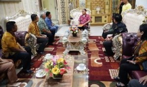 Bupati Thariq Modanggu saat menerima kunjungan silaturahmi Pengurus Gereja Protestan Indonesia Gorontalo (GPIG) Utara