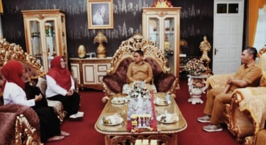 Penjagub Hamka saat menerima kunjungan LKBN