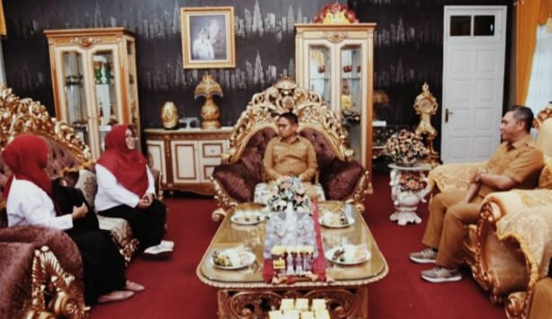 Penjagub Hamka saat menerima kunjungan LKBN