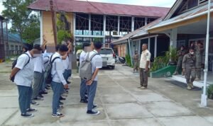 17 Pelajar yang bolos di jam belajar