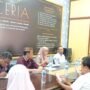 Asisten I Setda Gorontalo Utara saat memimpikan rapat terkenal BPJS Ketenagakerjaan bagi pekerja informal