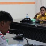 Al Amin Uduala sampaikan kondisi Puskesmas Motolohu Kepada Kepala Dinas Kesehatan Fidi Mustafa