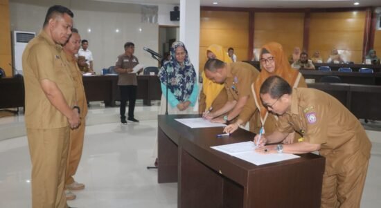Sekretariat Provinsi Gorontalo melaksanakan serah terima jabatan (Sertijab), administrator di lingkup sekretariat DPRD Provinsi Gorontalo