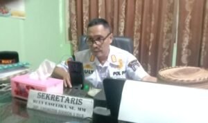 Sekertaris Satpol PP provinsi Gorontalo Ruly Lasulika