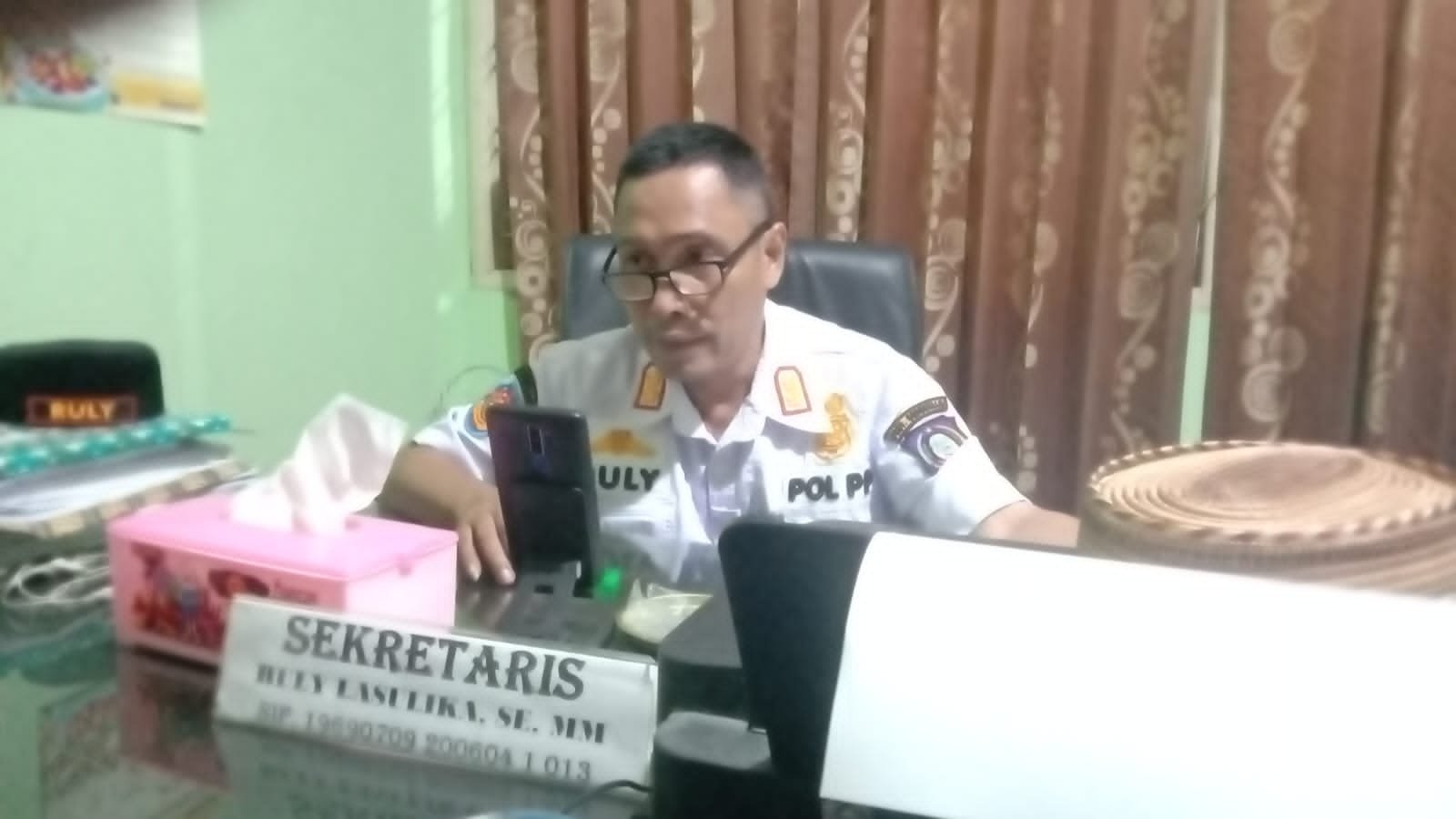 Sekertaris Satpol PP provinsi Gorontalo Ruly Lasulika