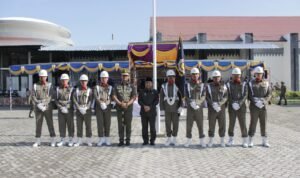 Kasat Pol PP Provinsi Gorontalo, Masran Rauf bersama Pejabat Sekretaris Daerah Provinsi Gorontalo, Syukri Botutihe