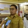Penjabat Gubernur Gorontalo Hamka Hendra Noer bersama Pimpinan Organisasi Perangkat Daerah saat mengikuti Rapat Koordinasi Pengendalian Inflasi Daerah secara virtual, di Aula Rujab Wagub