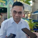Ketua Komisi I DPRD Provinsi Gorontalo, AW Thalib saat melakukan kunjungan kerja di pos pelayanan lebaran Idul Fitri