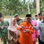Bupati Gorontalo Utara Thariq Modanggu saat meresmikan Madrasah Diniyah Khairul Wafa Gorontalo Utara
