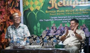 Bupati Gorontalo Utara Thariq Modanggu saat menghadiri halal bihalal di Desa Bulontio