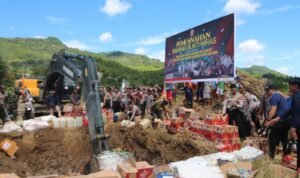 Pemusnahan barang bukti miras oleh Polresta Gorontalo Kota