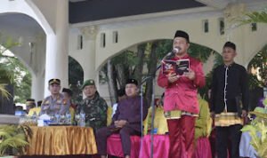 Sekda Boalemo Sherman Moridu saat membacakan sambutan Menteri Pendidikan,kebudayaan,Riset dan Teknologi