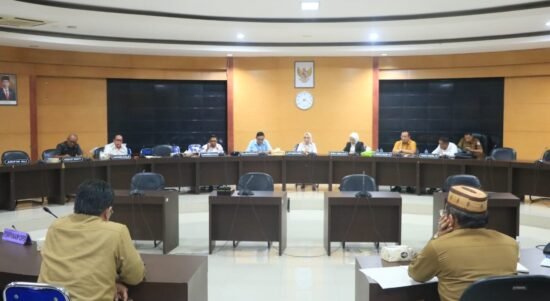 Komisi I DPRD Provinsi Gorontalo saat melakukan rapat bersama OPD