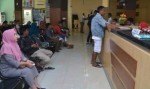 Suasana LayananPembayaran Pajak Kendaraan Bermotor Daerah.