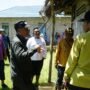 Bupati Gorontalo Utara Thariq Modanggu saat meninjau langsung rumah milik masyarakat miskin ekstrim