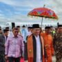 Prosesi adat Mopotilolo menyambut  Ketua Umum Pengurus Besar Nahdlatul Ulama (PBNU), K.H. Yahya Cholil Staquf berkunjung ke Provinisi Gorontalo