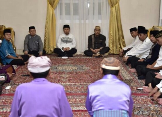 Pelaksanaan adat Tonggeyamo di rumah jabatan Gubernur Gorontalo