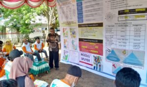 Kepala Pusat Alisher Mulyadi Benteng saat memberikan materi penyemprotan yang aman dan efektif, pemeliharaan sprayer dan teori kalibrasi kepada peserta training of user pestisida