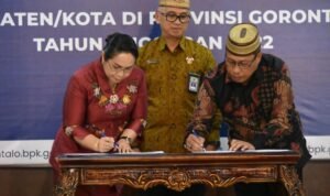 Sekretaris Daerah Gorotalo Utara, Sulaeman Lakoro saat menghadiri penerimaan hasil pemeriksaan BPK RI Perwakilan Provinsi Gorontalo terkait LKPD Pemkab Gorut