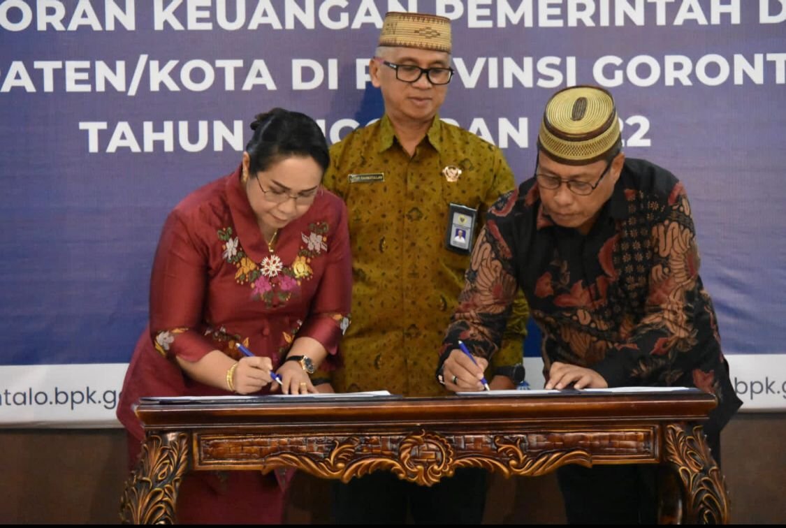 Sekretaris Daerah Gorotalo Utara, Sulaeman Lakoro saat menghadiri penerimaan hasil pemeriksaan BPK RI Perwakilan Provinsi Gorontalo terkait LKPD Pemkab Gorut