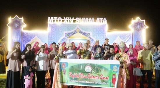 Bupati Gorontalo Utara Thariq Modanggu saat menghadiri pembukaan MTQ tingkat Kecamatan Sumalata, Desa Puncak Mandiri
