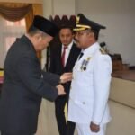 Penjagub Ismail Pakaya saat melantik Penjabup Boalemo Sherman Moridu
