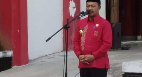 Penjabup Boalemo Sherman Moridu saat memimpin apel pagi di lingkungan Setda Boalemo