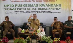 Bupati Thariq saat menghadiri pemberian tablet tambah darah bagi siswa di SMA Negeri 1 Gorontalo Utara