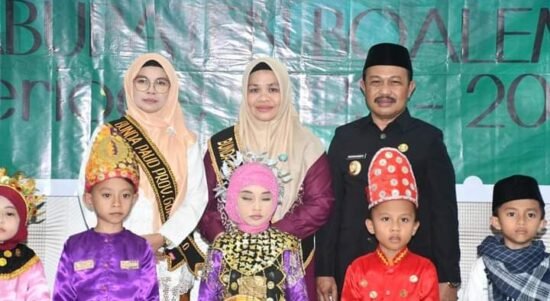 Sherman Moridu saat menghadiri pelantikan Bunda Paud Kabupaten Boalemo