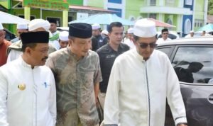 Penjabup Boalemo Sherman Moridu saat menyambut kunjungan kerja Wakil Ketua MPR-RI Fadel Muhammad