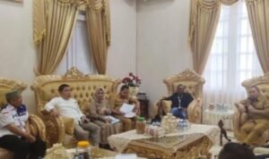 Suasana pertemuan Penjagub Ismail Pakaya didampingi Kadis Penanaman Modal dan PTSP,  Perikanan dan Kadis Kelautan Provinsi Gorontalo bersama PT. Great Eastern Marine (GEM).