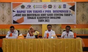 Pj. Sekda Boalemo Supandra Nur saat membuka rapat tim teknis (Pra Diseminasi) audit dan indentifikasi audit kasus stunting tahap I tingkat kabupaten Boalemo