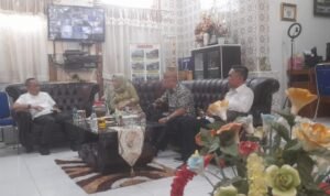 Aw Thalib Bersama Jajaran komisi I Melakukan Kunjungan ke SMA I dan 8