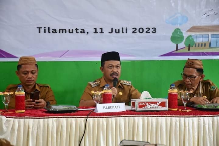 Penjabup Boalemo saat membuka In House Training Program Sekolah Penggerak
