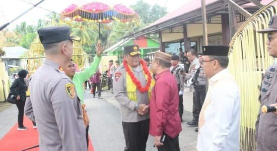 Pj. Bupati Boalemo Sherman Moridu saat menyambut kunjungan kerja Kapolda Gorontalo