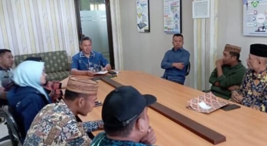 Empat Kades di Boalemo Menyambangi Kantor Dinas Komunikasi Informatika dan Statistik ( Kominfotik) Provinsi Gorontalo