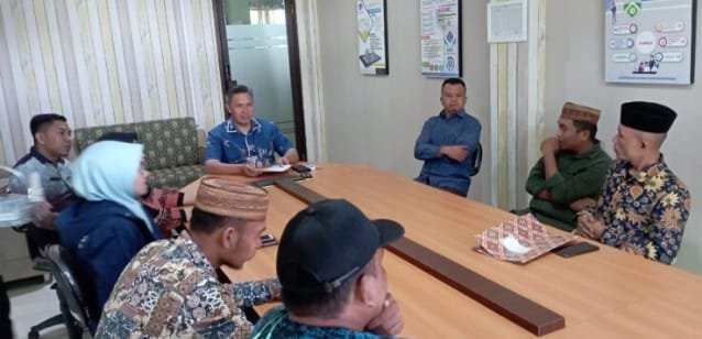 Empat Kades di Boalemo Menyambangi Kantor Dinas Komunikasi Informatika dan Statistik ( Kominfotik) Provinsi Gorontalo