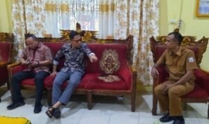 Irwan Mamesa Bersama anggota Deprov komisi I Melakukan Monitoring Pemilih Pemula Yang Berada di SMK Batudaa Kabupaten Gorontalo