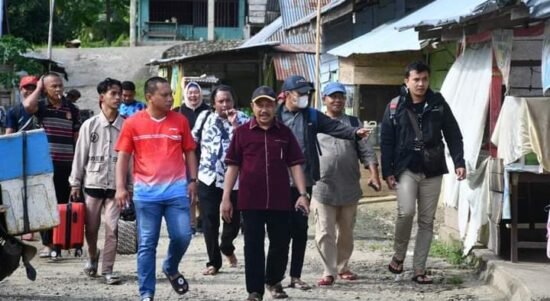 Pj Bupati Boalemo Sherman Moridu saat melakukan kunjungan di Desa Tangga Barito
