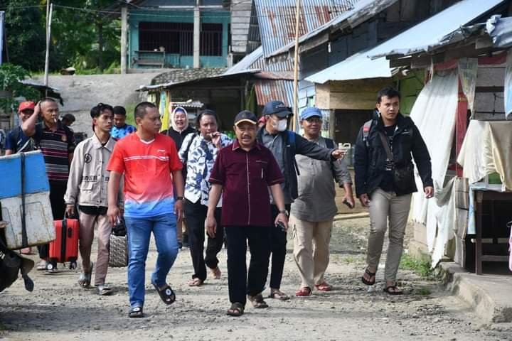 Pj Bupati Boalemo Sherman Moridu saat melakukan kunjungan di Desa Tangga Barito