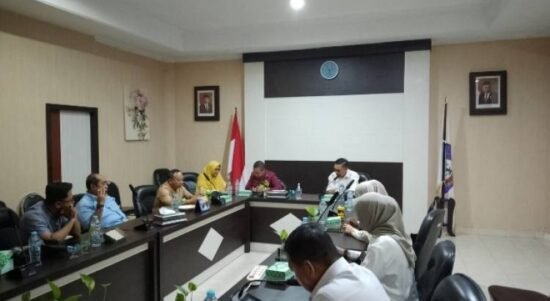 Komisi I Deprov Melakukan Rapat Bersama Dinas PTSP